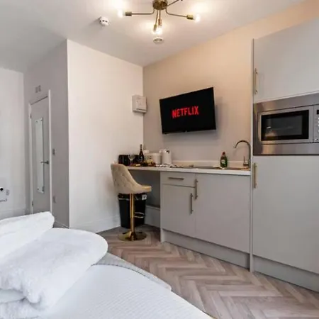 Coastal Abode #1 With Seaview At Bowles By Yoko Apartment 4*