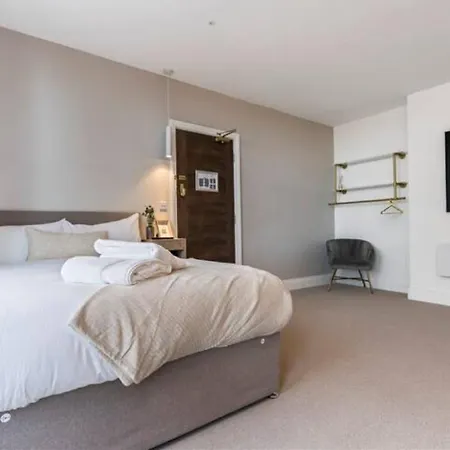 Coastal Abode #1 With Seaview At Bowles By Yoko 4*
